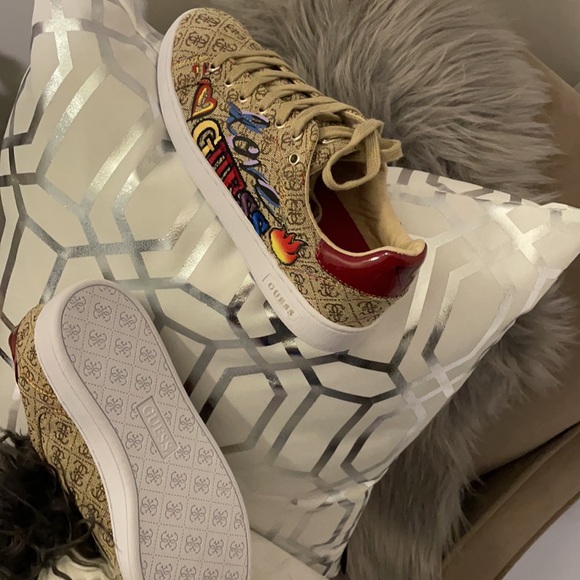 Guess monogram Sneakers - Picture 5 of 5